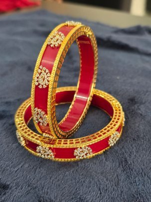 Crimson Enamel Kada Bracelet with Diamond-Style Motifs – Luxury Gold Finish Statement Bangle for Women