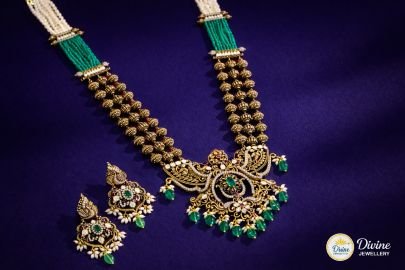 DIVINE Antique Gold-Plated Rani Haar Set – Grand Kundan & Emerald Green Bead Heritage Necklace with Matching Earrings