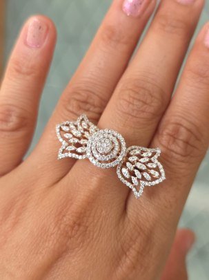 DIVINE Crystal Leaf Swirl Ring – Elegant Open Work Luxury Design
