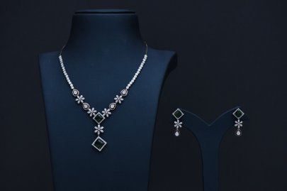 Divine Emerald Blossom Diamond Necklace Set with Matching Earrings – Luxury Floral Drop Jewellery for Women