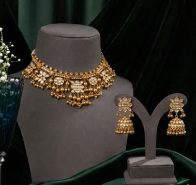 Divine Jewellery Classic Kundan 92.5 Silver Gold Plated Choker Necklace Set with Pearl Detailing and Jhumka Earrings