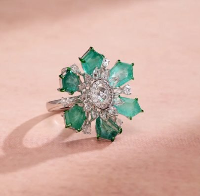 Divine Jewellery Emerald Green Floral Crystal Designer Cocktail Ring