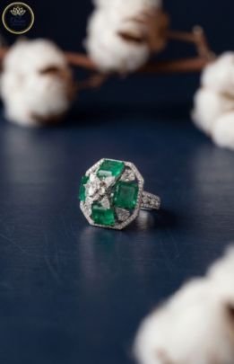 Divine Jewellery Emerald Green Multi-Stone Floral Crown Designer Cocktail Ring