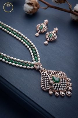 Divine Jewellery Emerald Pearl Heritage Drop Pendant Necklace Set