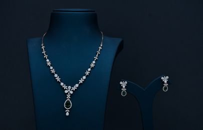 Divine Jewellery Emerald Teardrop Floral Diamond-Style Necklace Set