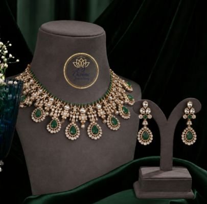 Divine Jewellery Green Kundan Choker Necklace Set for Women, Traditional Bridal Necklace with Matching Earrings, Pearl & Emerald Green Stone Wedding J
