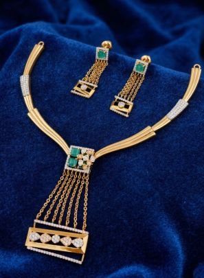 Modern Emerald Stone Pendant Necklace Set in 92.5 Silver with Gold Plating – Divine Jewellery