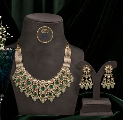 Royal Emerald Green Kundan Necklace Set with Pearl Layers & Matching Earrings for Women | Divine Jewellery