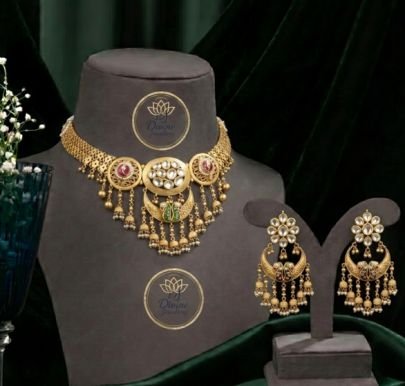 Traditional Antique Gold Plated Choker Necklace Set with Kundan Stones & Matching Earrings for Women